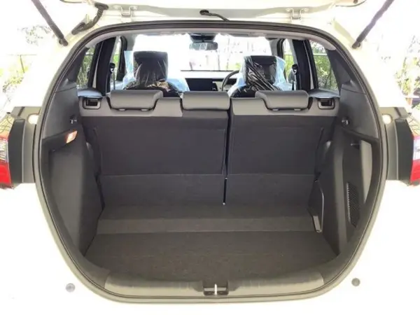 2025 Honda Fit — photo 7 | Tuminion Kenya