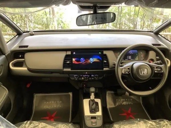2025 Honda Fit — photo 8 | Tuminion Kenya