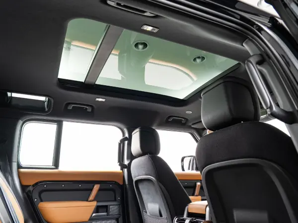 2022 Landrover Defender — photo 3 | Tuminion Kenya