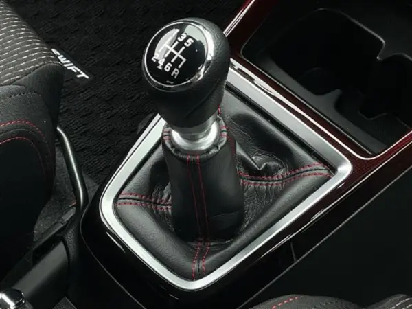 2020 Suzuki Swift — photo 2 | Tuminion Kenya
