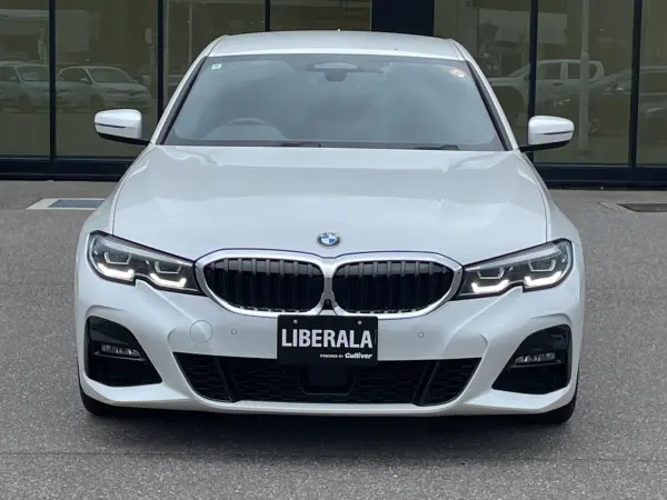 2022 Bmw 3 Series — photo 2 | Tuminion Kenya