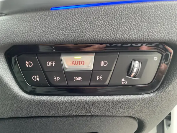 2022 Bmw 3 Series — photo 9 | Tuminion Kenya