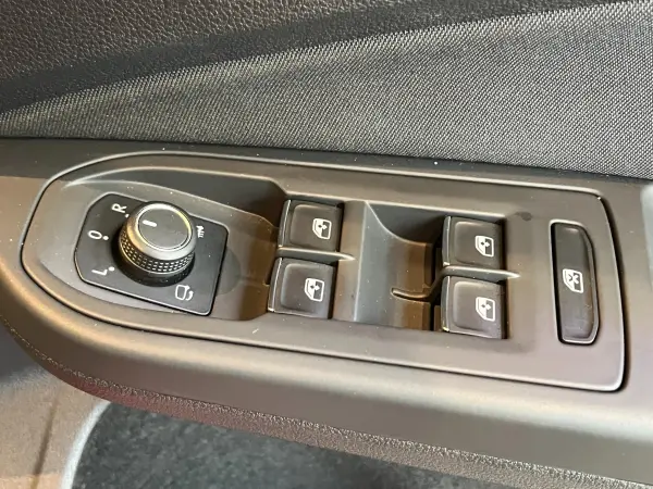 2022 Volkswagen Golf — photo 8 | Tuminion Kenya