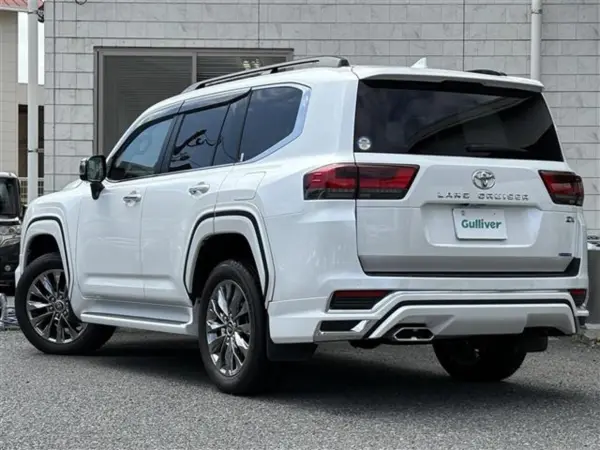 2024 Toyota Landrcuiser 300 — photo 3 | Tuminion Kenya