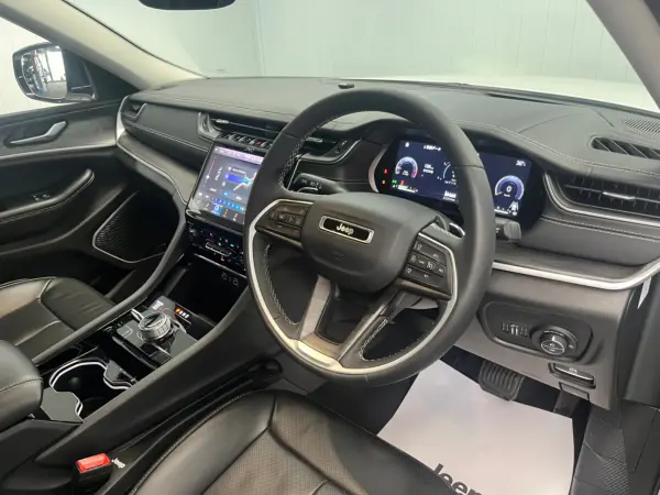 2024 Jeep Grand Cherokee — photo 3 | Tuminion Kenya