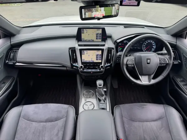 2018 Toyota Crown — photo 2 | Tuminion Kenya