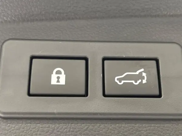 2022 Subaru Legacy Outback — photo 8 | Tuminion Kenya