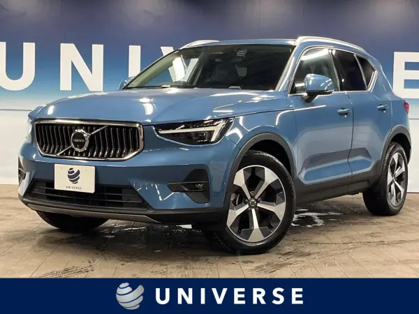2023 Volvo Xc40 — photo 1