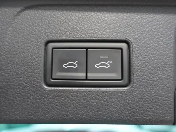 2021 Volkswagen Passat — photo 7 | Tuminion Kenya