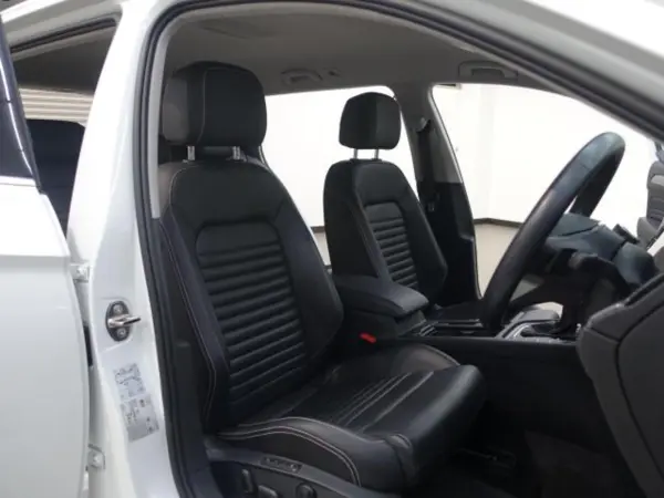2021 Volkswagen Passat — photo 8 | Tuminion Kenya