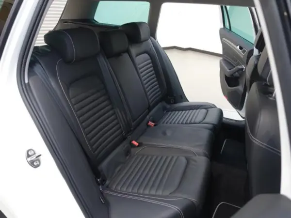 2021 Volkswagen Passat — photo 9 | Tuminion Kenya
