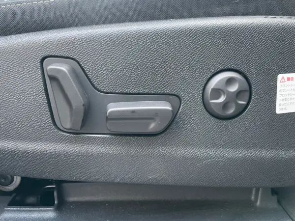 2023 Peugeot 5008 — photo 8 | Tuminion Kenya