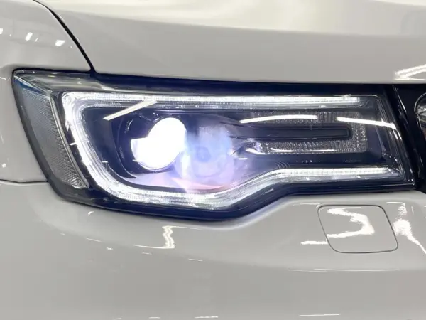 2018 Jeep Grand Cherokee — photo 9 | Tuminion Kenya