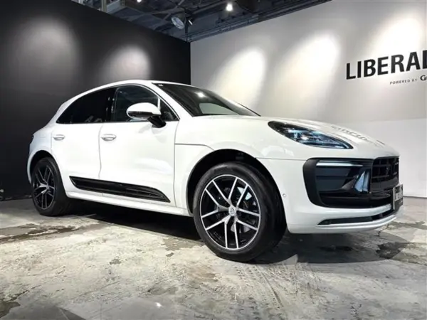 2024 Porsche Macan — photo 3 | Tuminion Kenya