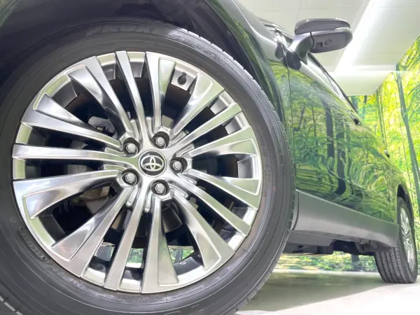 2021 Toyota Harrier — photo 9 | Tuminion Kenya