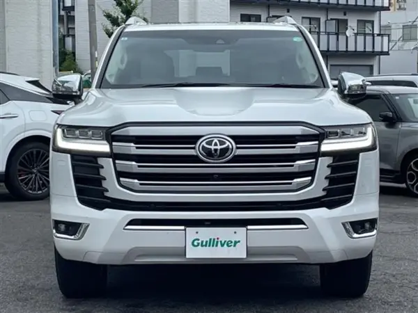 2023 Toyota Landrcuiser 300 — photo 8 | Tuminion Kenya