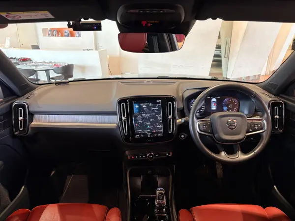 2021 Volvo Xc40 — photo 2 | Tuminion Kenya
