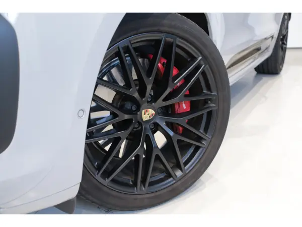 2024 Porsche Macan — photo 3 | Tuminion Kenya