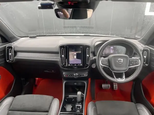 2020 Volvo Xc40 — photo 2 | Tuminion Kenya