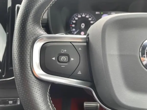 2020 Volvo Xc40 — photo 7 | Tuminion Kenya