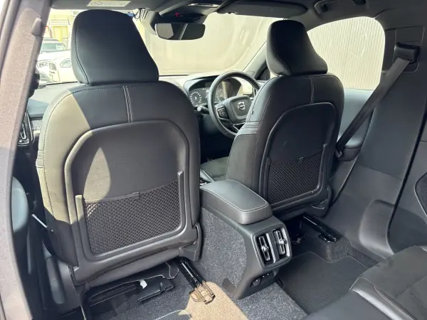 2020 Volvo Xc40 — photo 8 | Tuminion Kenya