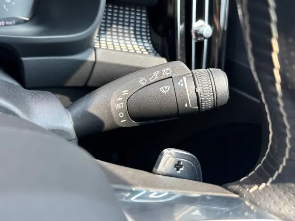 2020 Volvo Xc40 — photo 9 | Tuminion Kenya