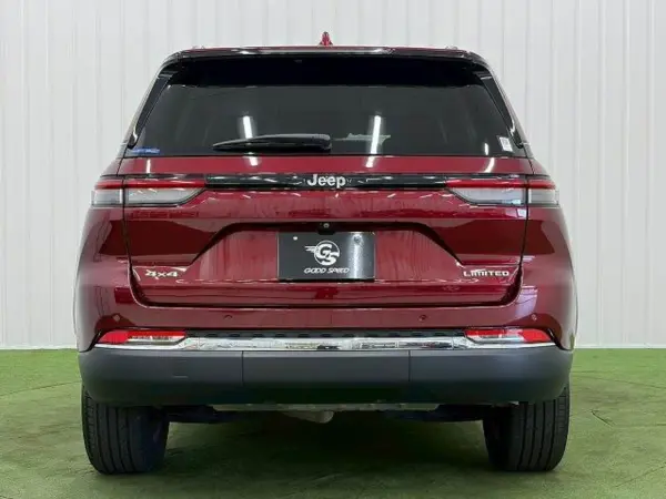2022 Jeep Grand Cherokee — photo 9 | Tuminion Kenya