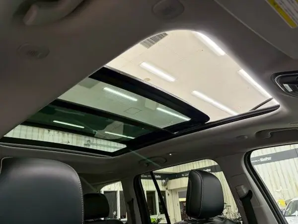 2022 Jeep Grand Cherokee — photo 7 | Tuminion Kenya