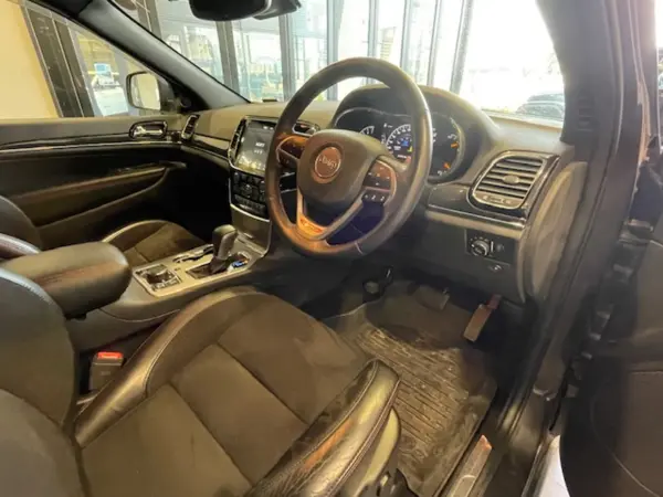 2019 Jeep Grand Cherokee — photo 7 | Tuminion Kenya