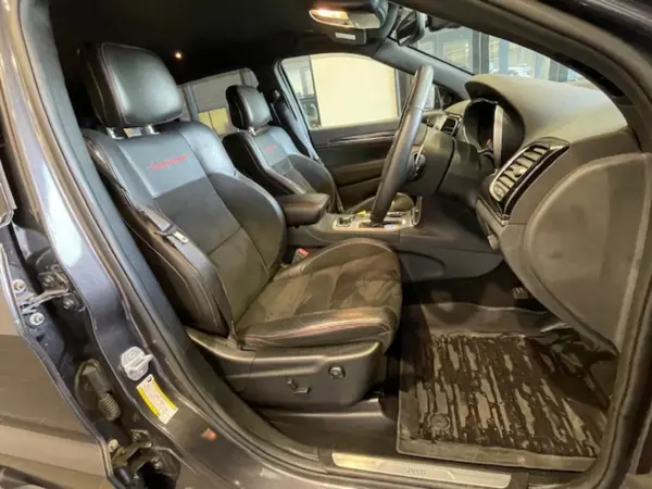 2019 Jeep Grand Cherokee — photo 8 | Tuminion Kenya