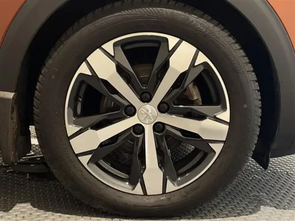 2023 Peugeot 5008 — photo 9 | Tuminion Kenya