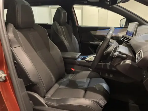2023 Peugeot 5008 — photo 7 | Tuminion Kenya