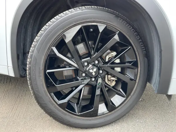 2024 Mitsubishi Outlander — photo 9 | Tuminion Kenya