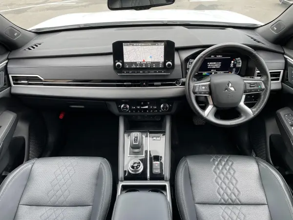 2024 Mitsubishi Outlander — photo 2 | Tuminion Kenya