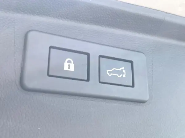 2021 Subaru Legacy Outback — photo 8 | Tuminion Kenya