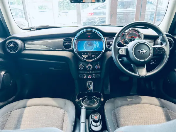 2022 Mini Cooper — photo 2 | Tuminion Kenya