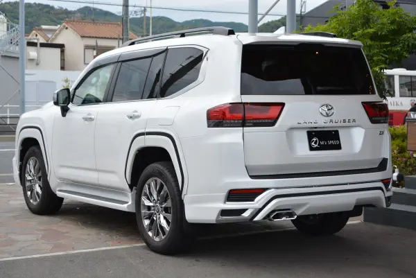 2024 Toyota Landrcuiser 300 — photo 3 | Tuminion Kenya