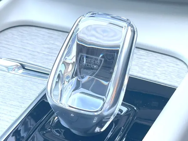 2022 Volvo Xc60 — photo 9 | Tuminion Kenya