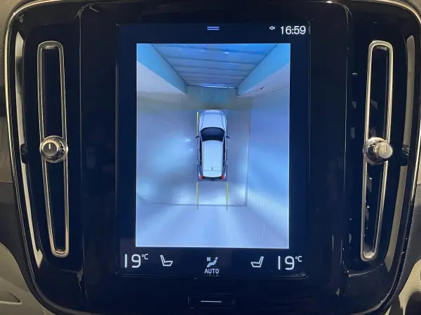 2021 Volvo Xc40 — photo 3 | Tuminion Kenya
