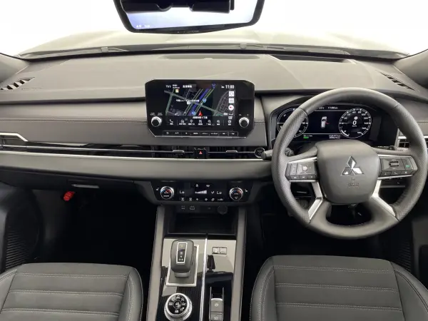 2023 Mitsubishi Outlander — photo 2 | Tuminion Kenya