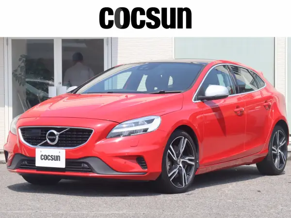 2020 Volvo V40 — photo 1