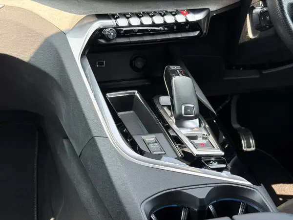 2021 Peugeot 3008 — photo 7 | Tuminion Kenya