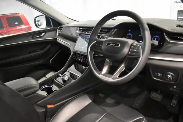 2024 Jeep Grand Cherokee — photo 8 | Tuminion Kenya