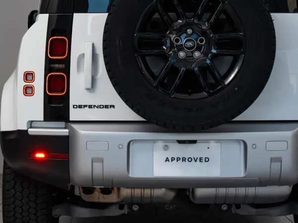 2024 Landrover Defender — photo 9 | Tuminion Kenya