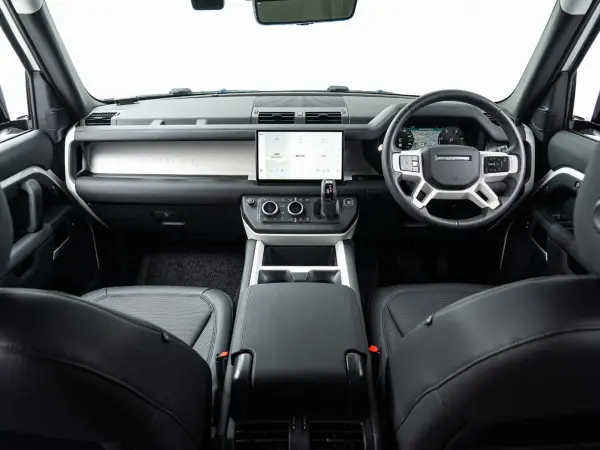 2024 Landrover Defender — photo 2 | Tuminion Kenya