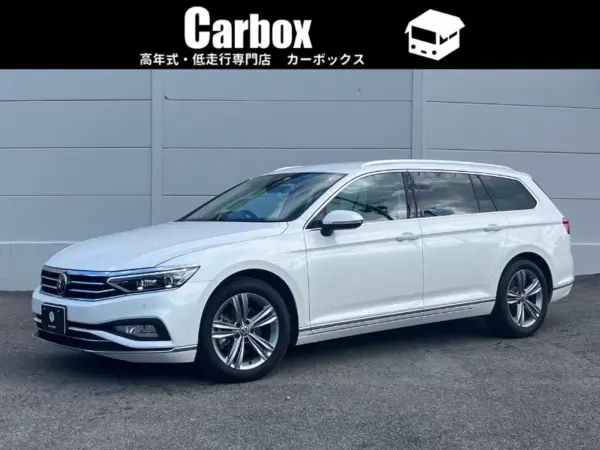 2022 Volkswagen Passat — photo 1
