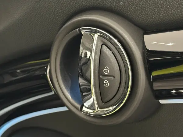 2023 Mini Cooper — photo 9 | Tuminion Kenya