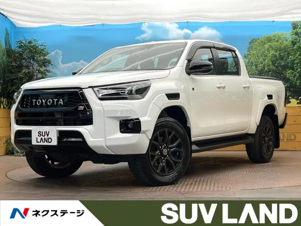 2023 Toyota Hilux — photo 1