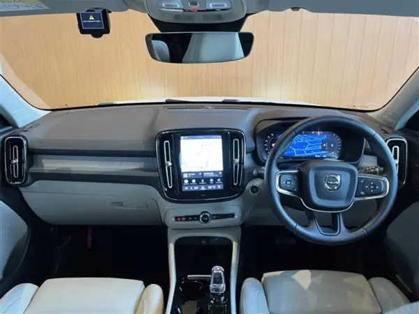 2024 Volvo Xc40 — photo 2 | Tuminion Kenya