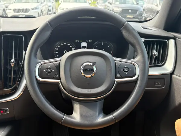 2018 Volvo Xc60 — photo 7 | Tuminion Kenya